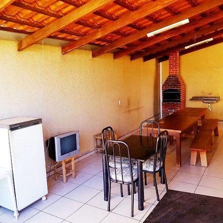Otima Casa Caldas Novas 2 Km Do Centro Para Ate 14 Pesssoas Com Piscina Aquecida, Churrrasqueira, Wifi ภายนอก รูปภาพ