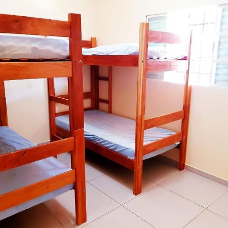 Otima Casa Caldas Novas 2 Km Do Centro Para Ate 14 Pesssoas Com Piscina Aquecida, Churrrasqueira, Wifi ภายนอก รูปภาพ