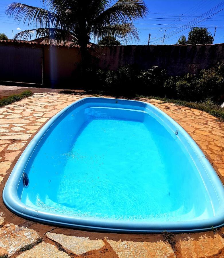 Otima Casa Caldas Novas 2 Km Do Centro Para Ate 14 Pesssoas Com Piscina Aquecida, Churrrasqueira, Wifi ภายนอก รูปภาพ