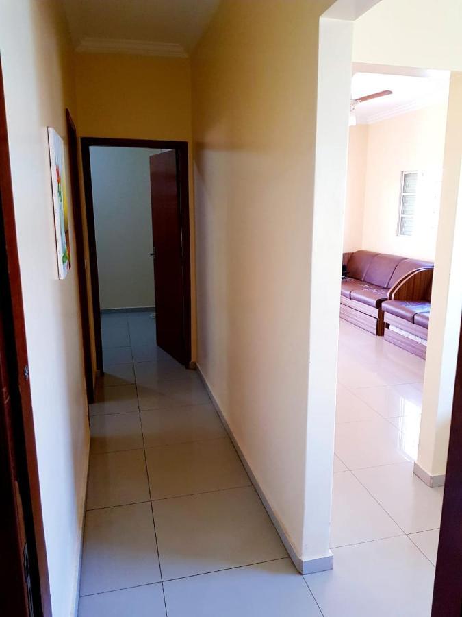 Otima Casa Caldas Novas 2 Km Do Centro Para Ate 14 Pesssoas Com Piscina Aquecida, Churrrasqueira, Wifi ภายนอก รูปภาพ